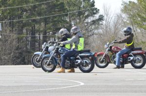 TRAINING DASAR-DASAR SAFETY RIDING